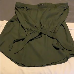 Off-the-shoulder shirt